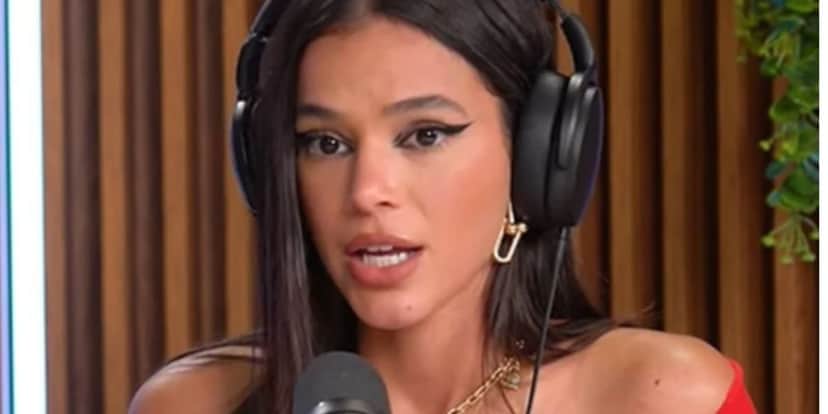 Bruna Marquezine escancara abandono de igreja e revela motivo Bruna Marquezine escancara abandono de igreja e revela motivo