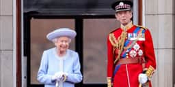 Rainha Elizabeth tinha apenas 2 contatos na agenda do celular e o próprio filho, Charles, não era um deles