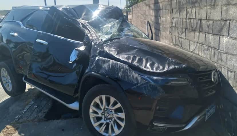 Após capotar três vezes, carro do cantor Vicente Nery tem imagem divulgada nas redes sociais Após capotar três vezes, carro do cantor Vicente Nery tem imagem divulgada nas redes sociais