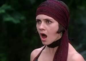O Cravo e a Rosa - Roubo das apólices de Catarina (Adriana Esteves) é desvendado e choca a todos na trama em reprise na Globo (Foto: Reprodução / Globo) O Cravo e a Rosa - Roubo das apólices de Catarina (Adriana Esteves) é desvendado e choca a todos na trama em reprise na Globo (Foto: Reprodução / Globo)