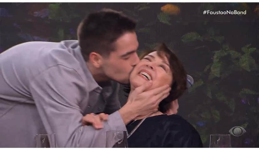 Nívea Maria faz pedido chocante e surpreende João Guilherme no ‘Faustão na Band’ Nívea Maria faz pedido chocante e surpreende João Guilherme no ‘Faustão na Band’