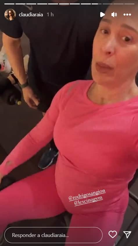 Claudia Raia exibe barriguinha de 3 meses de gravidez (Foto: Reprodução/Instagram) Claudia Raia exibe barriguinha de 3 meses de gravidez (Foto: Reprodução/Instagram)