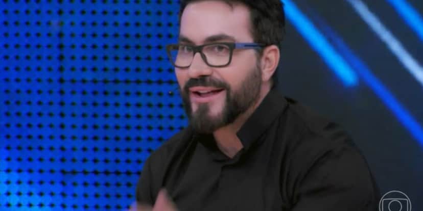Padre Fábio de Melo chegou atrasado para gravar o Domingão com Huck (Foto: Reprodução) Padre Fábio de Melo chegou atrasado para gravar o Domingão com Huck (Foto: Reprodução)