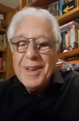 Antônio Fagundes possui uma biblioteca repleta de livros em sua casa (Foto: Reprodução) Antônio Fagundes possui uma biblioteca repleta de livros em sua casa (Foto: Reprodução)
