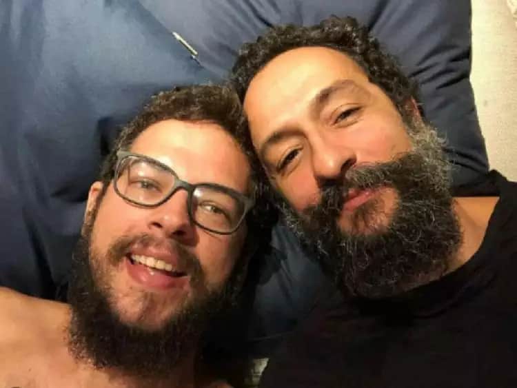 Ator da Globo e seu marido (Foto: Reprodução)