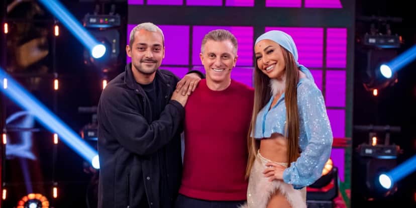 Sabrina Sato e Eduardo Sterblitch e Luciano Huck no Domingão - Foto: Reprodução Sabrina Sato e Eduardo Sterblitch e Luciano Huck no Domingão - Foto: Reprodução