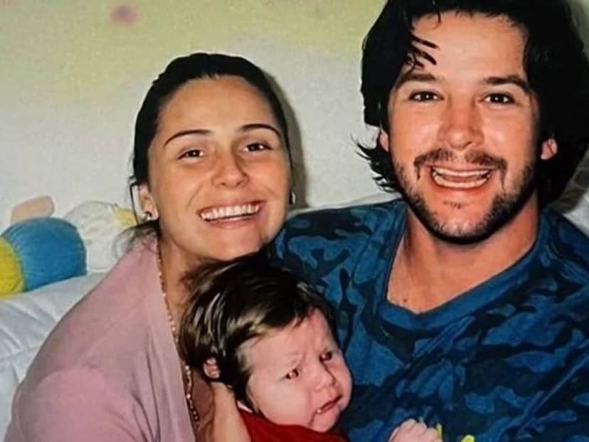 O ator e Giovanna Antonelli com Pietro, quando era apenas um bebê (Foto: Reprodução) O ator e Giovanna Antonelli com Pietro, quando era apenas um bebê (Foto: Reprodução)