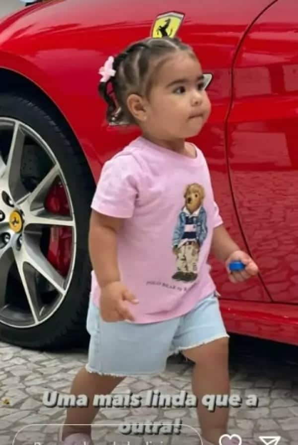 Filha de Simone Mendes rouba a cena nas redes sociais (Foto Reprodução/Instagram) Filha de Simone Mendes rouba a cena nas redes sociais (Foto Reprodução/Instagram)