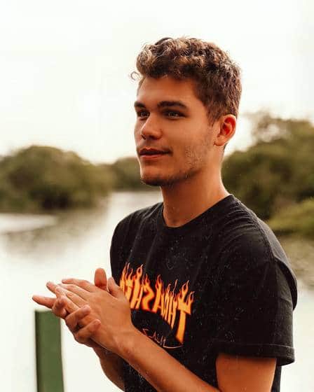 Gabriel Kaufmann, que fez o neto de Lilia Cabral em Páginas da Vida, se tornou um dos homens mais lindos do Brasil - Reprodução Gabriel Kaufmann, que fez o neto de Lilia Cabral em Páginas da Vida, se tornou um dos homens mais lindos do Brasil - Reprodução
