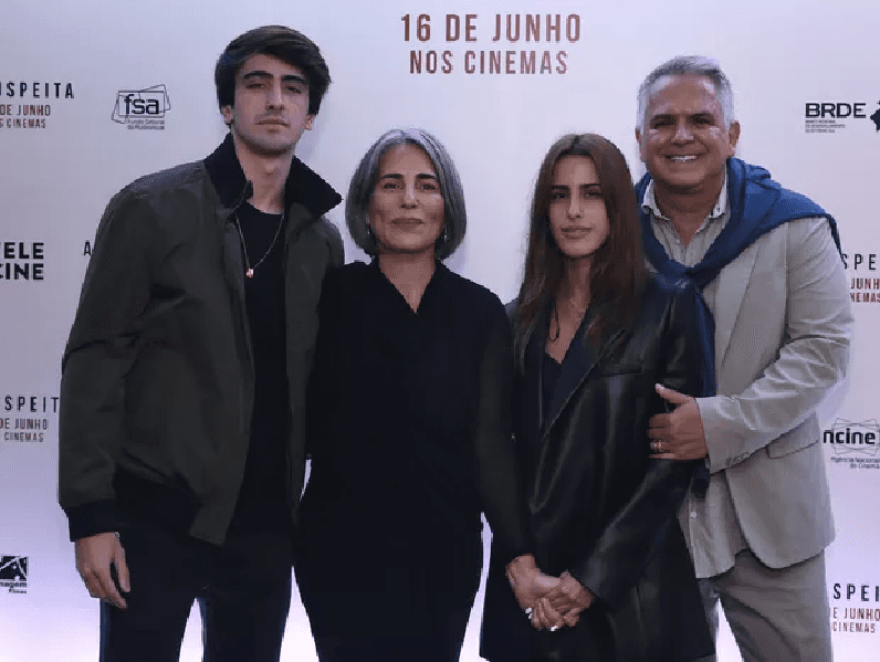 Família reunida em estreia do filme de Gloria Pires (Foto: Divulgação) Família reunida em estreia do filme de Gloria Pires (Foto: Divulgação)