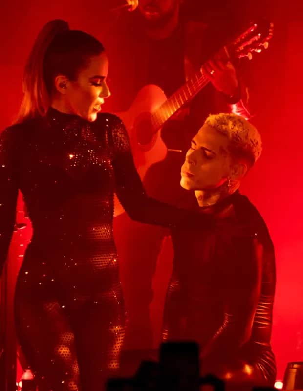 Em estreia da sua nova turnê, Wanessa ousa no look transparente e exibe corpão aos 39 anos - Foto Reprodução Em estreia da sua nova turnê, Wanessa ousa no look transparente e exibe corpão aos 39 anos - Foto Reprodução