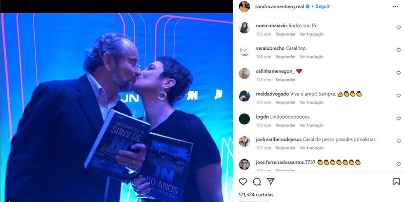 Sandra Annenberg publicou em seu Instagram uma foto dando um beijão em Ernesto Paglia (Foto Reprodução/Instagram) Sandra Annenberg publicou em seu Instagram uma foto dando um beijão em Ernesto Paglia (Foto Reprodução/Instagram)
