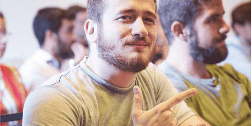 Guilherme cursou Administração e teve um leque de opções profissionais. Hoje ele trabalha na área de Games e Esportes Eletrônicos (Foto Reprodução/Instagram)