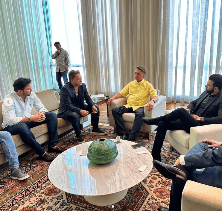 Sertanejos Gusttavo Lima e Leonardo declaram apoio formalmente ao candidato a reeleição, Jair Bolsonaro - Foto Reprodução Instagram Sertanejos Gusttavo Lima e Leonardo declaram apoio formalmente ao candidato a reeleição, Jair Bolsonaro - Foto Reprodução Instagram