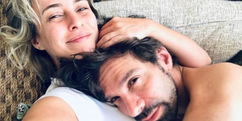 Confira musa e ator gay da Globo que são casados, mas vivem relações abertas com seus companheiros - Reprodução Confira musa e ator gay da Globo que são casados, mas vivem relações abertas com seus companheiros - Reprodução