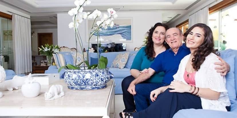 Renato Aragão, sua esposa, Lilian Aragão e sua filha caçula, Livian Aragao Renato Aragão, sua esposa, Lilian Aragão e sua filha caçula, Livian Aragao