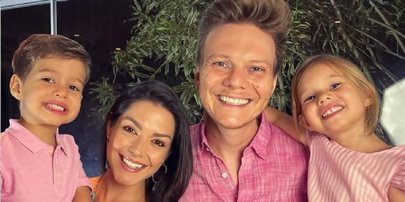 Mais uma foto da família juntinha (Foto: Divulgação)