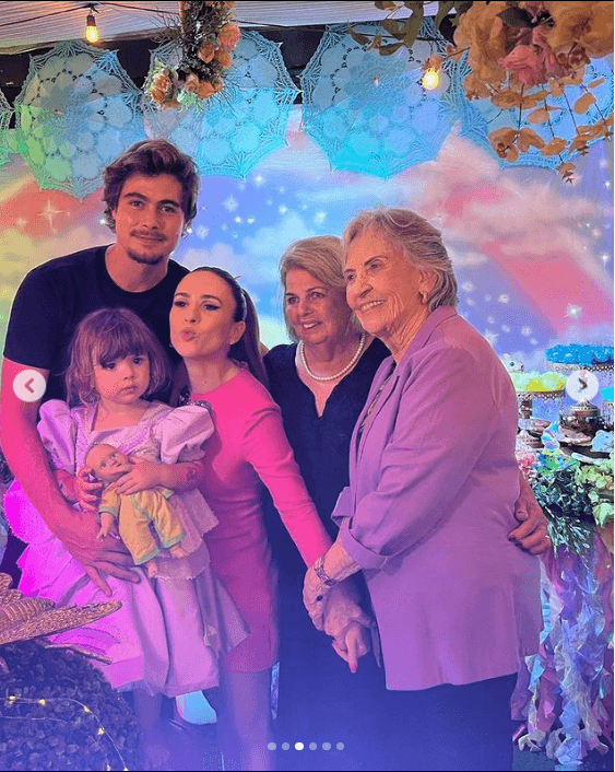 Maria Clara, filha de Tatá Werneck, sem dúvidas, é a criança mais linda do Brasil - Foto Reprodução Instagram Maria Clara, filha de Tatá Werneck, sem dúvidas, é a criança mais linda do Brasil - Foto Reprodução Instagram