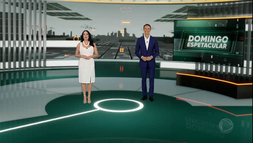 Sergio Aguiar e Carolina Ferraz comandam o Domingo Espetacular na Record Sergio Aguiar e Carolina Ferraz comandam o Domingo Espetacular na Record