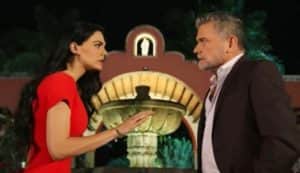 A Desalmada - Germano faz revelação bombástica para Fernanda e propõe pacto para destruir Otávio na novela mexicana exibida no SBT (Foto: Reprodução / Las Estrellas) A Desalmada - Germano faz revelação bombástica para Fernanda e propõe pacto para destruir Otávio na novela mexicana exibida no SBT (Foto: Reprodução / Las Estrellas)