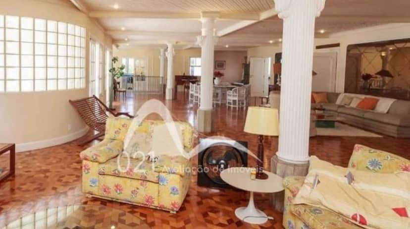 Foto da sala interna da cobertura milionária com dois ambientes Foto da sala interna da cobertura milionária com dois ambientes
