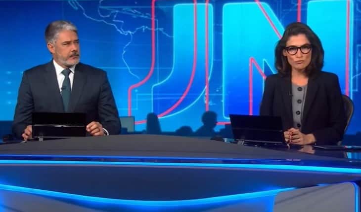 William Bonner e Renata no Jornal Nacional (Foto: Reprodução) William Bonner e Renata no Jornal Nacional (Foto: Reprodução)
