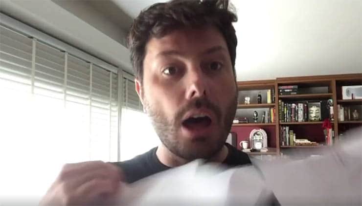 Danilo Gentilli, apresentador do SBT, relembra situação polêmica e expõe o que achou de atitude de Fábio Porchat - Reprodução