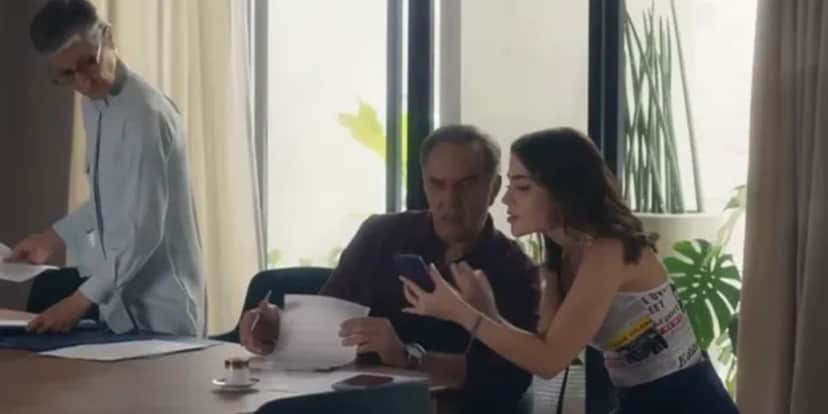 Cássia Kis contracenando com Humberto Martins e Jade Picon em "Travessia" (Foto Reprodução/Globo) Cássia Kis contracenando com Humberto Martins e Jade Picon em "Travessia" (Foto Reprodução/Globo)