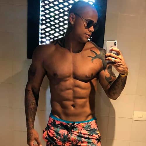 Humorista Whindersson Nunes fica chocado com tamanho do p*nis do cantor Léo Santana e faz declaração surpreendente - Foto Reprodução Instagram - Reprodução Humorista Whindersson Nunes fica chocado com tamanho do p*nis do cantor Léo Santana e faz declaração surpreendente - Foto Reprodução Instagram - Reprodução