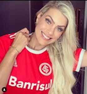 Ela é uma das mulheres mais lindas do país (Foto: Reprodução) Ela é uma das mulheres mais lindas do país (Foto: Reprodução)