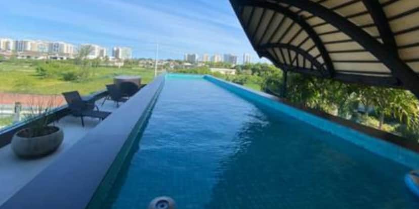 Piscina do terraço da mansão de Marina Ruy Barbosa (Reprodução: Youtube) Piscina do terraço da mansão de Marina Ruy Barbosa (Reprodução: Youtube)
