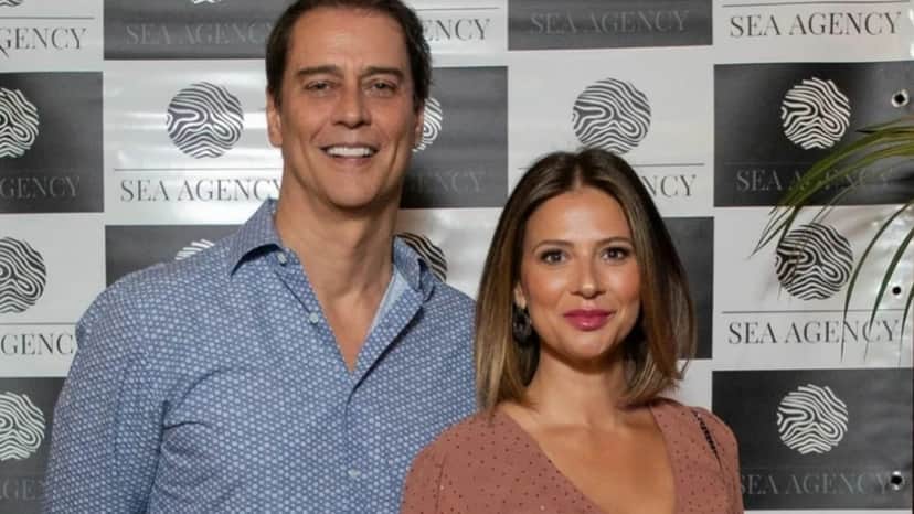 O casal em aparição rara em evento O casal em aparição rara em evento