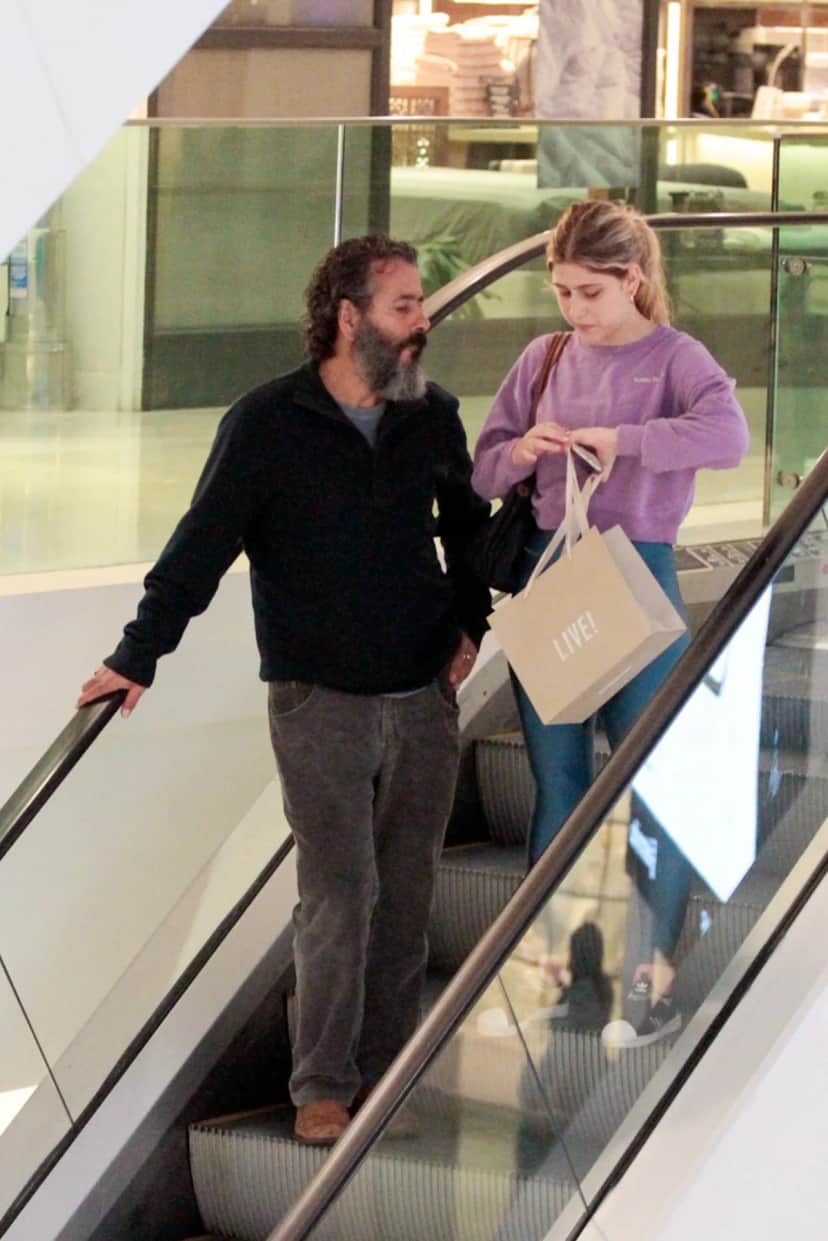 Ator da Globo, Marcos Palmeira é clicado ao lado da sua filha Júlia e beleza da adolescente choca o Brasil - (Foto: AgNews)