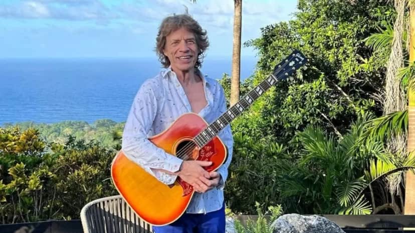 Cantor Mick Jagger teve casos com outros homens escancarados (Foto: Reprodução)