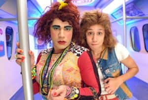 Thalita Carauta como a divertida Janete, amiga inseparável de Valéria Vasques (Rodrigo Sant'Anna) no quadro Metrô Zorra Brasil, extinto humorístico da Globo (Foto: Reprodução / Globo) Thalita Carauta como a divertida Janete, amiga inseparável de Valéria Vasques (Rodrigo Sant'Anna) no quadro Metrô Zorra Brasil, extinto humorístico da Globo (Foto: Reprodução / Globo)