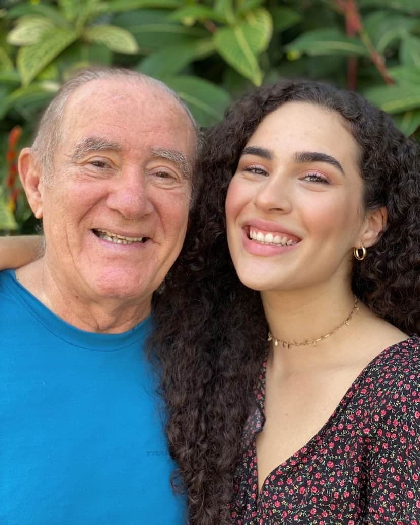 Lívian Aragão e o seu pai Renato Aragão - Foto Reprodução Lívian Aragão e o seu pai Renato Aragão - Foto Reprodução