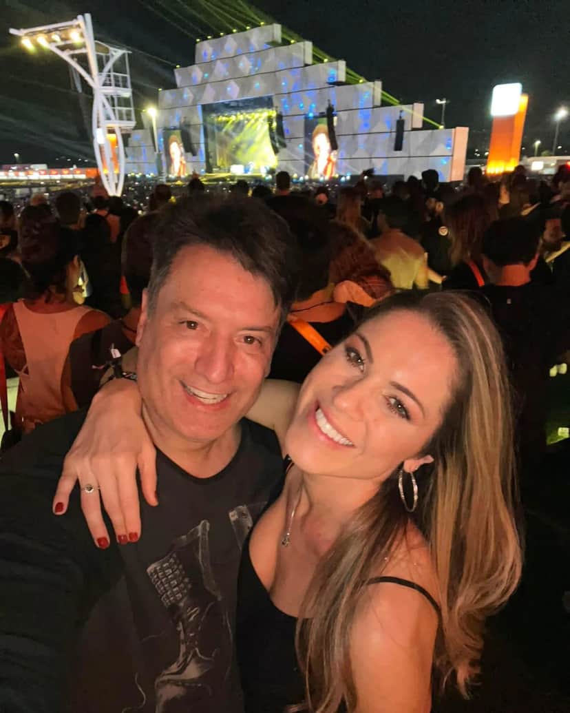 Apresentadora do Hora 1, da Globo, Jaqueline Brazil, vive romance discreto e tem fotos raras divulgadas ao lado do seu amor - Reprodução Apresentadora do Hora 1, da Globo, Jaqueline Brazil, vive romance discreto e tem fotos raras divulgadas ao lado do seu amor - Reprodução