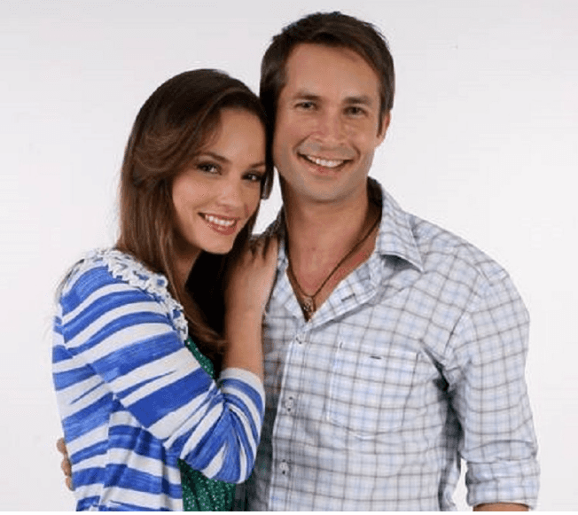 Guilherme Wabner e Rosanne Mulholland em Carrossel, do SBT - Foto Reprodução Guilherme Wabner e Rosanne Mulholland em Carrossel, do SBT - Foto Reprodução