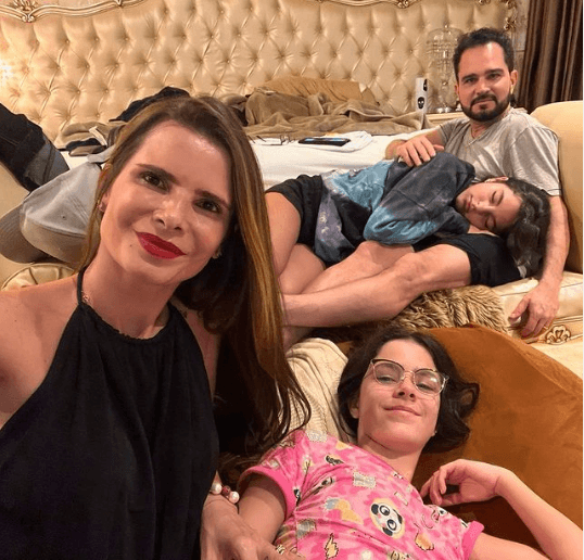 Luciano Camargo, irmão de Zezé Di Camargo, expõe clique raro ao lado do seu grande amor e pega o público de surpresa - Foto Reprodução Luciano Camargo, irmão de Zezé Di Camargo, expõe clique raro ao lado do seu grande amor e pega o público de surpresa - Foto Reprodução