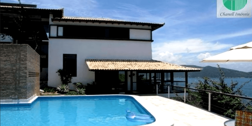 A propriedade de Ana Maria Braga, além de maravilhosa e com uma vista privilegiada, ainda conta com uma piscina espetacular(Foto Reprodução/Youtube) ( A propriedade de Ana Maria Braga, além de maravilhosa e com uma vista privilegiada, ainda conta com uma piscina espetacular(Foto Reprodução/Youtube) (