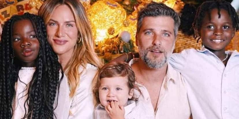 Giovanna Ewbank e o filhos Giovanna Ewbank e o filhos