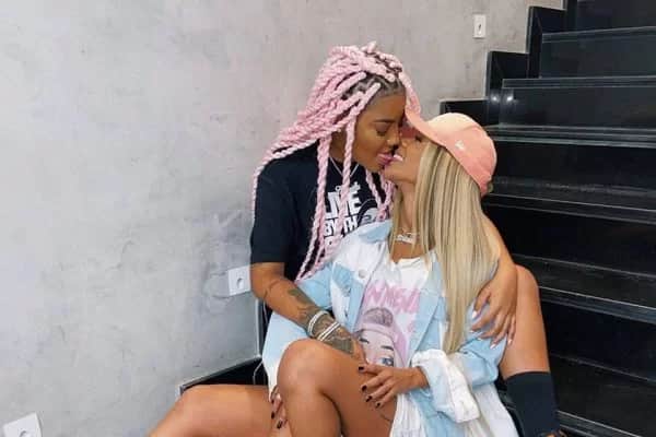 Brunna Gonçalves, esposa de Ludmilla, revela que em breve as musas serão mamães e dá detalhes de como irá acontecer - Foto Reprodução Brunna Gonçalves, esposa de Ludmilla, revela que em breve as musas serão mamães e dá detalhes de como irá acontecer - Foto Reprodução