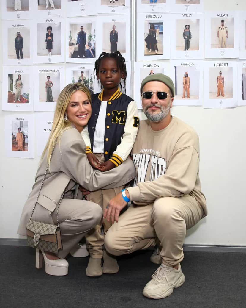 Filho do casal Gio Ewbank e Bruno Gagliasso rouba atenção em evento de moda, e para muitos, ele é o garoto mais lindo do Brasil - Foto Reprodução Filho do casal Gio Ewbank e Bruno Gagliasso rouba atenção em evento de moda, e para muitos, ele é o garoto mais lindo do Brasil - Foto Reprodução