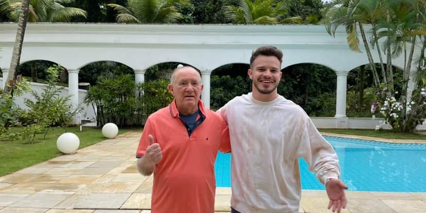 Renato Aragão está se desfazenda da mansão em que vive no Recreio dos Bandeirantes, no Rio de Janeiro (Foto: Reprodução / Instagram) Renato Aragão está se desfazenda da mansão em que vive no Recreio dos Bandeirantes, no Rio de Janeiro (Foto: Reprodução / Instagram)
