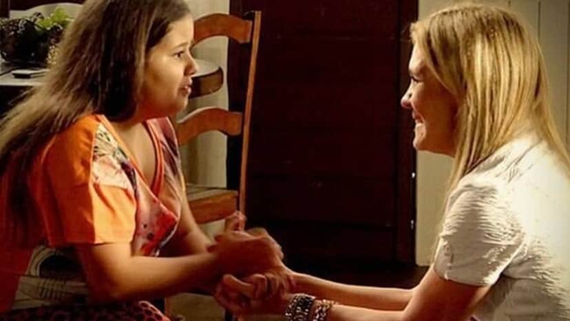 Ágatha (Ana Karolina Lannes) e Carminha (Adriana Esteves) em Avenida Brasil Ágatha (Ana Karolina Lannes) e Carminha (Adriana Esteves) em Avenida Brasil