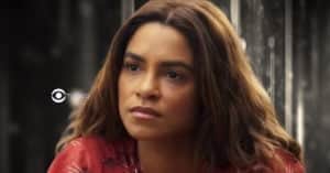 Travessia - Brisa (Lucy Alves) vive inferno astral e tem piripaque com notícia devastadora na novela das nove da Globo (Foto: Reprodução / Globo / Montagem TV Foco) Travessia - Brisa (Lucy Alves) vive inferno astral e tem piripaque com notícia devastadora na novela das nove da Globo (Foto: Reprodução / Globo / Montagem TV Foco)