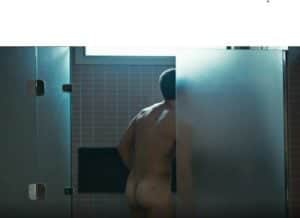 Bumbum de Nicolas Prattes apimenta Todas as Flores e faz mulher ir ao delírio (Foto: Reprodução / Globoplay) Bumbum de Nicolas Prattes apimenta Todas as Flores e faz mulher ir ao delírio (Foto: Reprodução / Globoplay)
