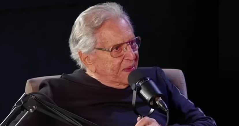Carlos Alberto de Nóbrega em seu podcast Carlos Alberto de Nóbrega em seu podcast