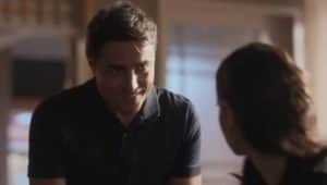 Danilo (Ricardo Pereira) propõe que Regina (Mel Lisboa) traia Leo (Ícaro Silva) e o ajude a destruir Clarice (Taís Araujo) e Martha (Claudia Di Moura), em 'Cara e Coragem' (Foto: Reprodução / Globo) Danilo (Ricardo Pereira) propõe que Regina (Mel Lisboa) traia Leo (Ícaro Silva) e o ajude a destruir Clarice (Taís Araujo) e Martha (Claudia Di Moura), em 'Cara e Coragem' (Foto: Reprodução / Globo)
