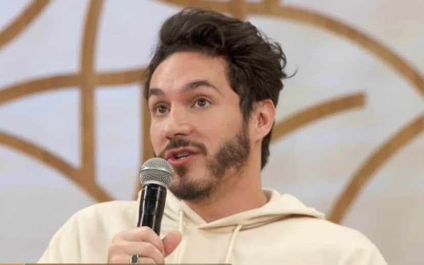 Ex-BBB Eliezer, confessa momento de desespero e revela síndrome rara que o fez parar de respirar - Foto Reprodução